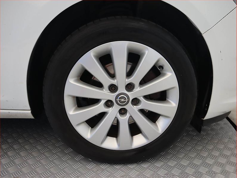 Opel Astra (2013) 1.7 CDTI, Serv.kniha, Tempomat - fotka 15 z 16