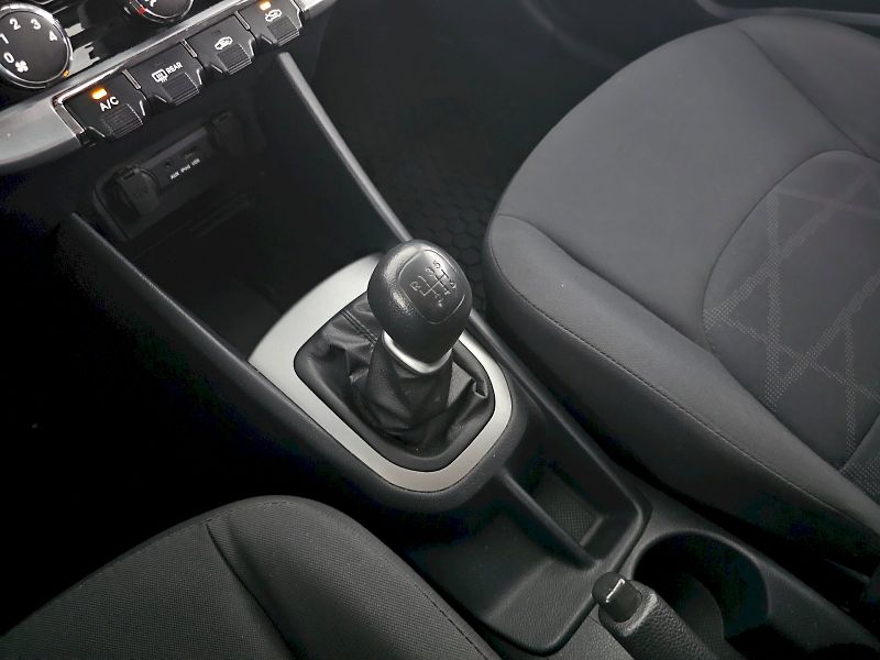 Kia Rio (2014) 1.4I 80kW - fotka 15 z 21