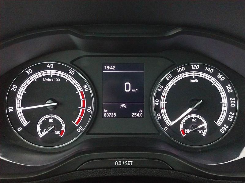 Škoda Karoq (2020) Ambition 1.0 TSI, Tempomat - fotka 11 z 18
