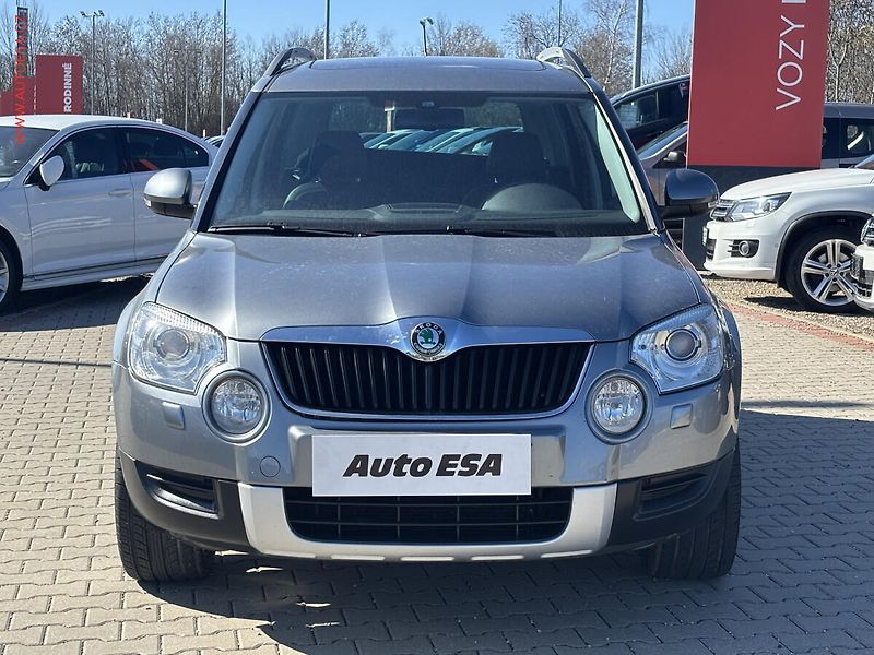 Škoda Yeti (2011) 1.2 TSi, Experience, panor - fotka 2 z 21