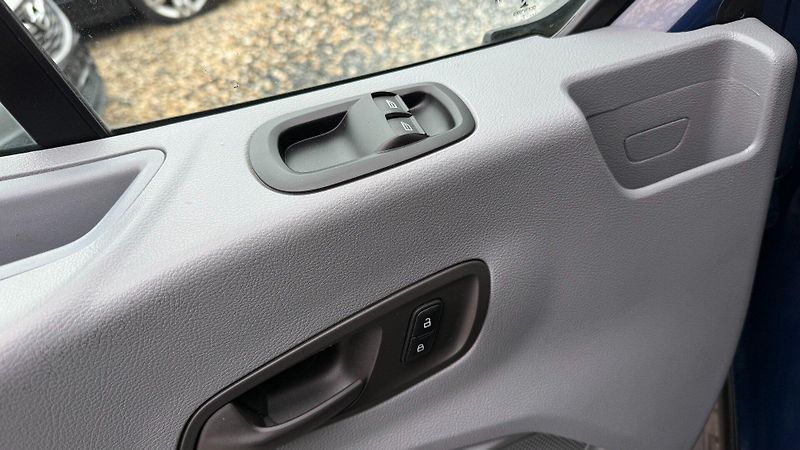 Ford Transit Courier (2017) 2.0TDCi 96kW*5míst*Tažné*L4H4* - fotka 10 z 21