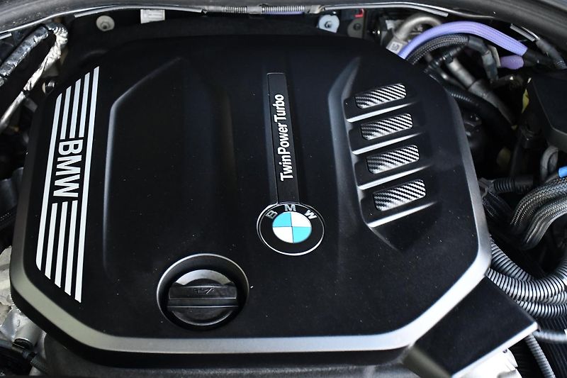 BMW Řada 3 320d xD M-SPORT REZERVACE - fotka 42 z 42