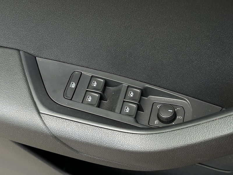 Škoda Karoq 1.5TSi Top & Selection 150PS L - fotka 15 z 43
