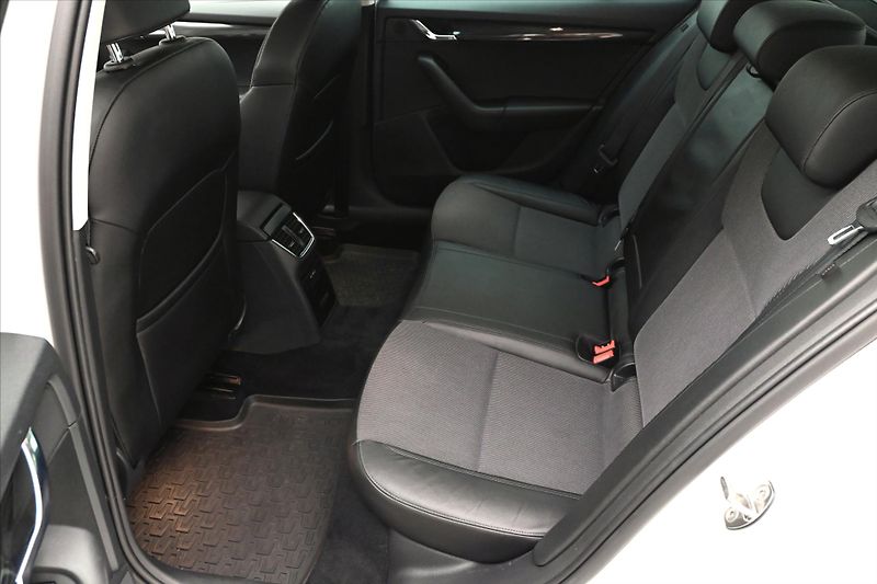 Škoda Octavia 1,5 TSI 110kW Style Tažné Záru - fotka 14 z 29