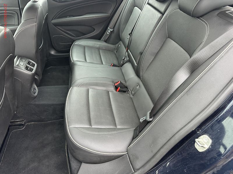 Opel Insignia (2018) 2.0 CDTI, AT - fotka 10 z 22