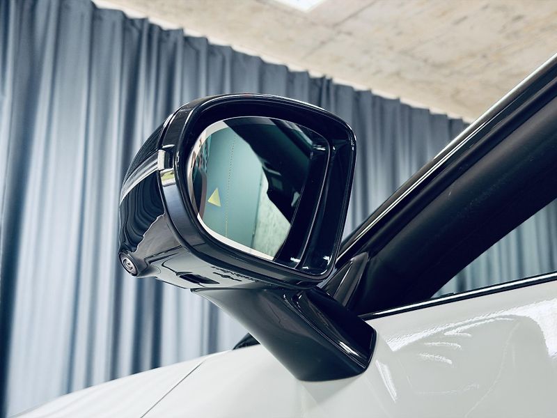 Mercedes-Benz SL (2022) SL 63 4M+ DYNAMIC*MANUFAKTUR* - fotka 13 z 35