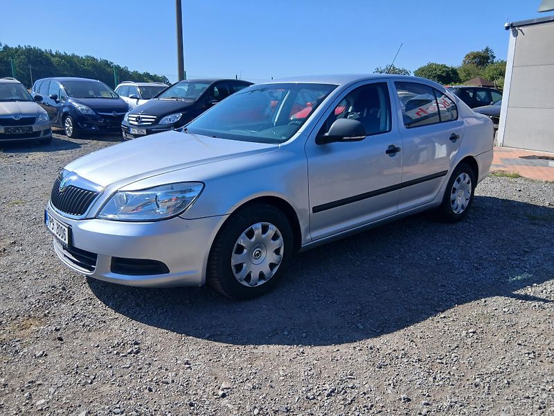 Škoda Octavia 1.6 TDI, Facelift, kosm. vady - fotka 15 z 27