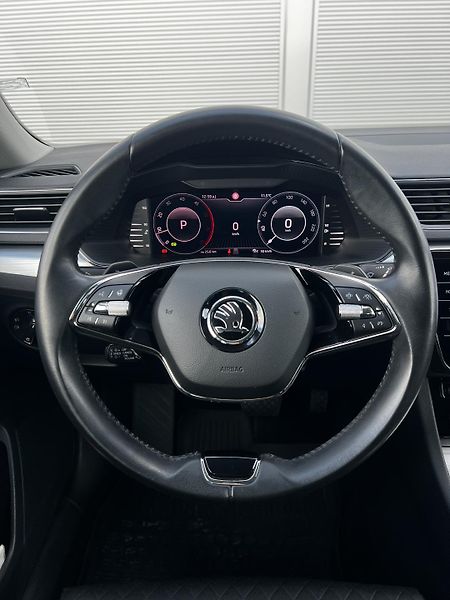Škoda Superb 2.0TDI DSG ACC 1.Maj DPH TZ - fotka 8 z 24