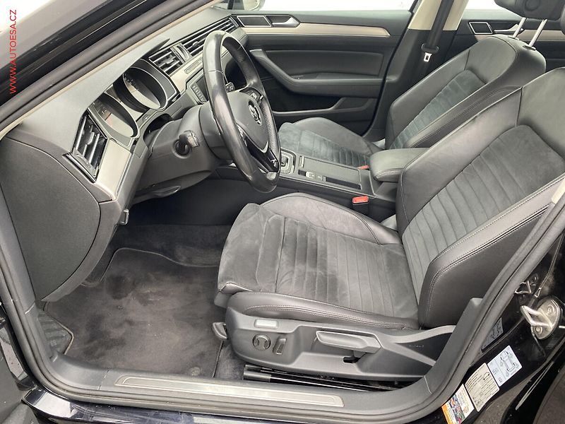 Volkswagen Passat (2017) 2.0TDi 4x4, ČR, Highline, DSG - fotka 9 z 15