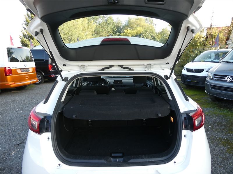 Mazda CX-3 2,0 Skyactiv-G120 Revolution - fotka 19 z 37