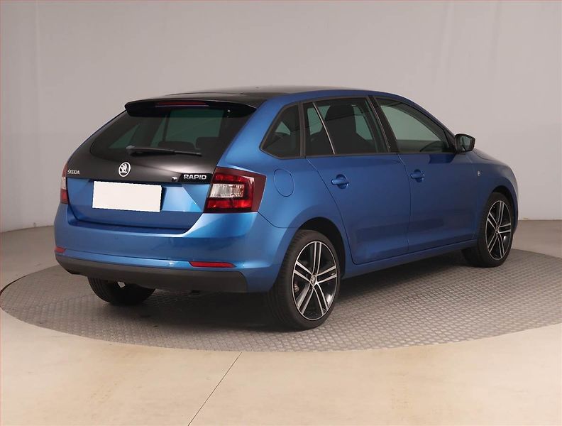 Škoda Rapid (2015) Spaceback 1.2 TSI, Tempomat - fotka 5 z 17