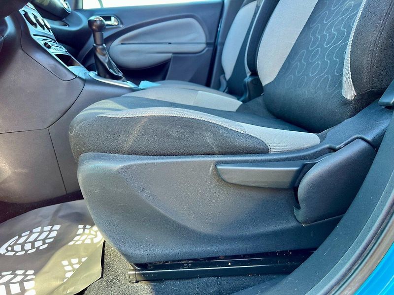 Citroën C3 Picasso (2009) 1.4i 70 kW Servis,Stav,Klima - fotka 19 z 19