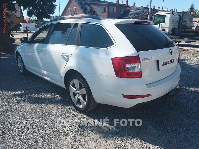 Škoda Octavia (2014) 1.6TDI, servis.kniha - fotka 2 z 3