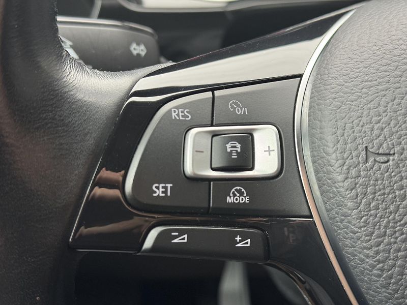 Volkswagen Touran (2017) 1.4TSi 110kW, Highline, 7 míst - fotka 28 z 48