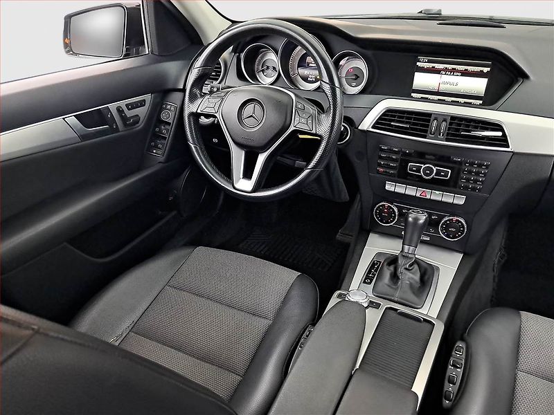 Mercedes-Benz Třídy C (2013) C 250 CDI 4MATIC, 4X4 - fotka 7 z 23