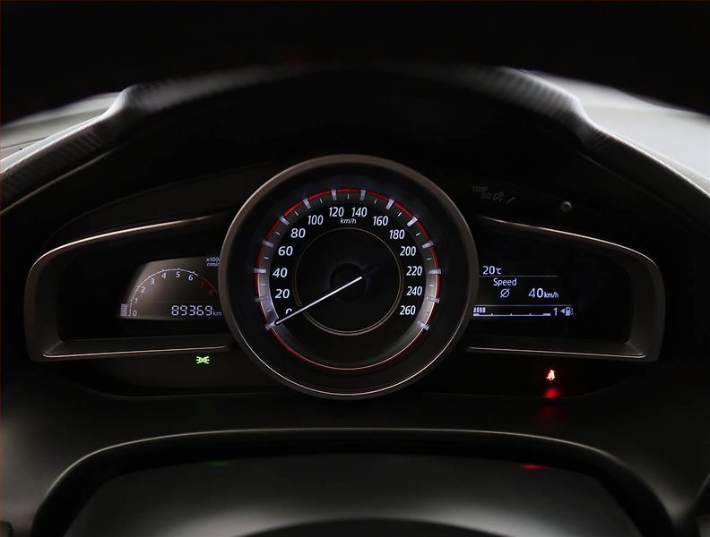 Mazda 3 (2016) 2.0 Skyactiv-G, Tempomat - fotka 11 z 20