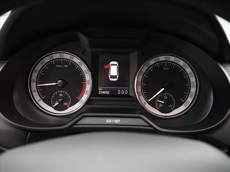Škoda Octavia 1,6 TDI 85kW Ambition - fotka 16 z 32