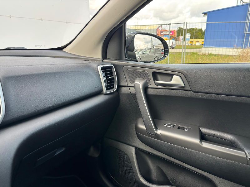 Kia Sportage 1,6 T-GDi Exclusive AWD - fotka 23 z 29