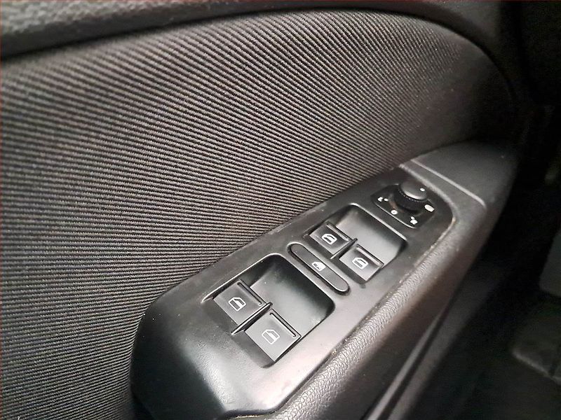 Škoda Superb (2013) 1.6 TDI, Navi, Tempomat - fotka 16 z 17