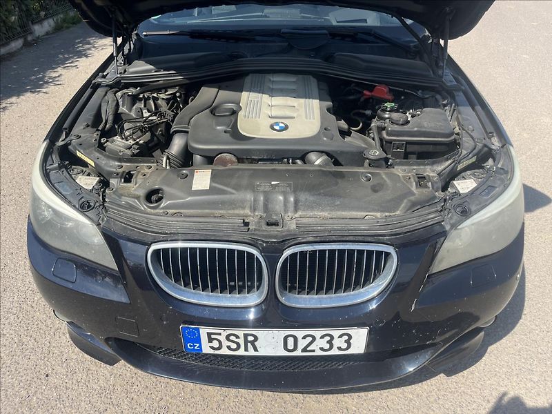 BMW Řada 5 3,0 d 173KW 4x4 AUTOMAT - fotka 29 z 33