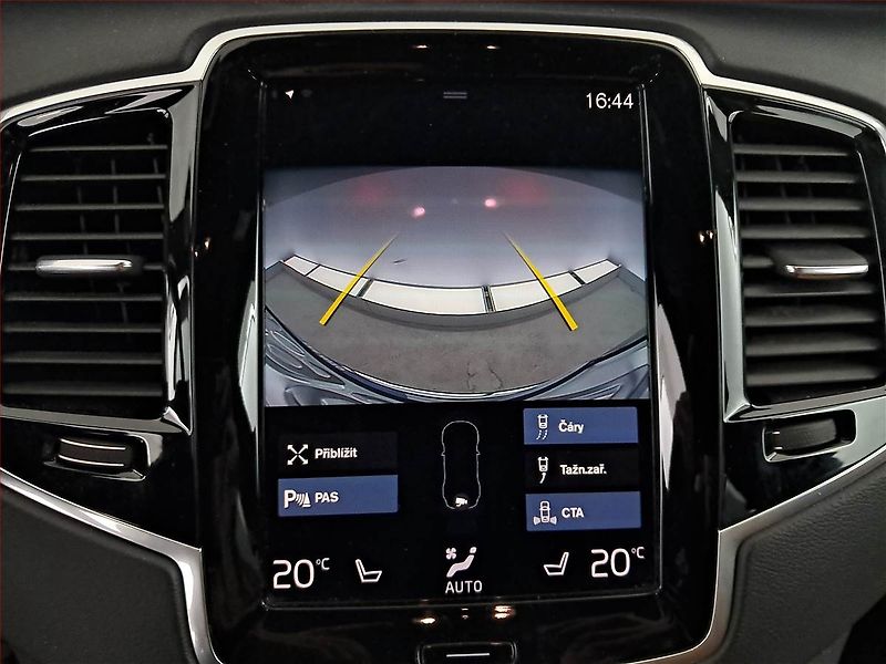 Volvo XC90 (2021) B5 AWD - fotka 22 z 26