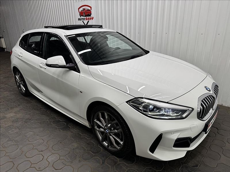 BMW Řada 1 120i M Sport Virtual Pano LED - fotka 12 z 47