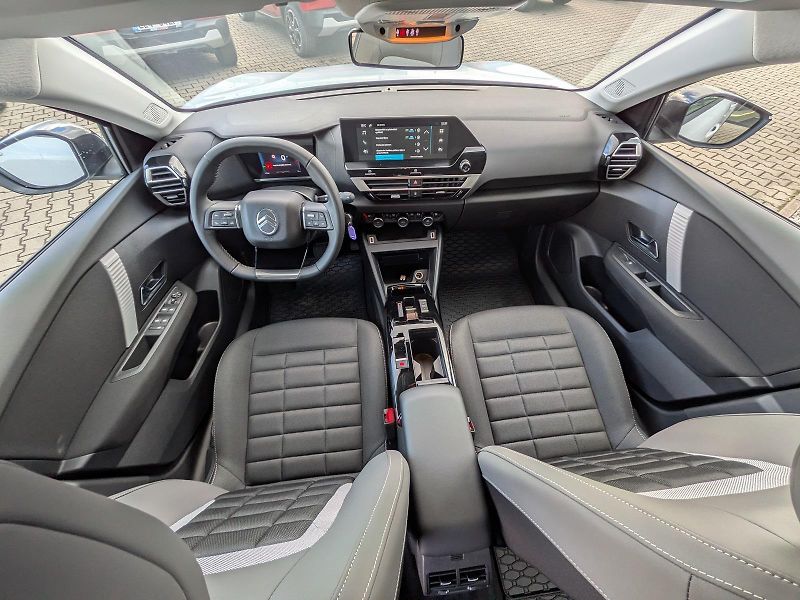 Citroën C4 X (2026) PLUS Hybrid 145 Automatic  - fotka 9 z 10