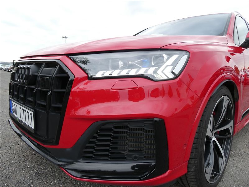 Audi SQ7 4,0 TDi V8 320kWwebasto,matrix - fotka 4 z 50
