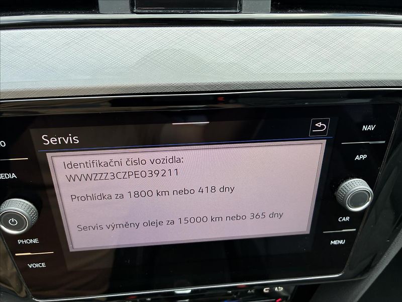 Volkswagen Passat 2,0 TAŽNÉ,IQ LIGHT,KAMERA - fotka 32 z 32