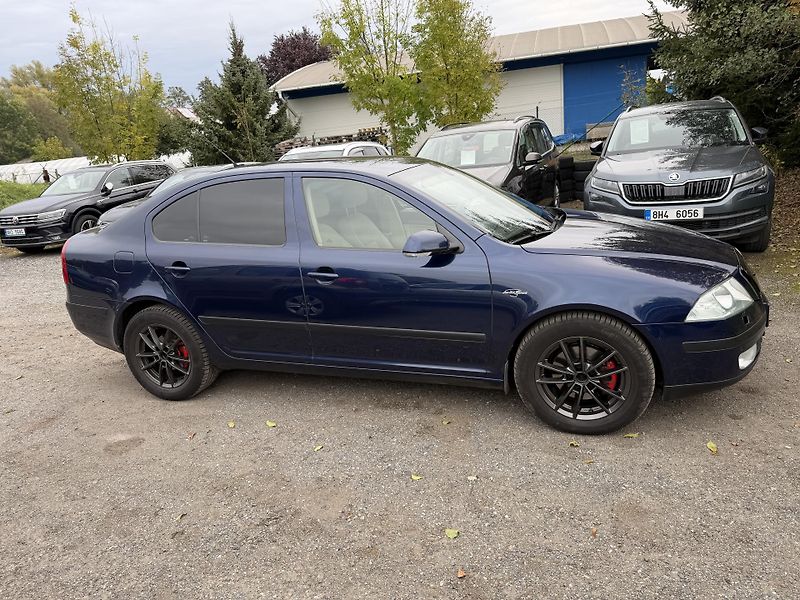 Škoda Octavia 2.0 TDI DSG - fotka 7 z 23