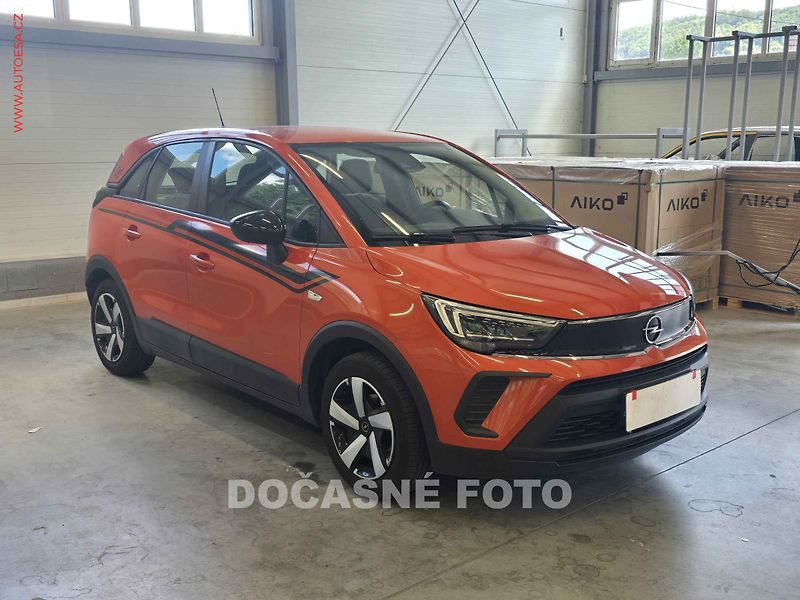 Opel Crossland (2021) 1.2t, 2.maj,ČR, servis.kniha - fotka 1 z 3