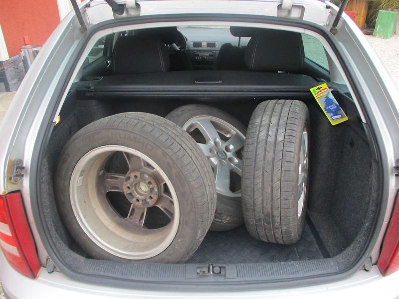 Škoda Fabia 1.9 TDi KLIMA +SADA KOL - fotka 12 z 34