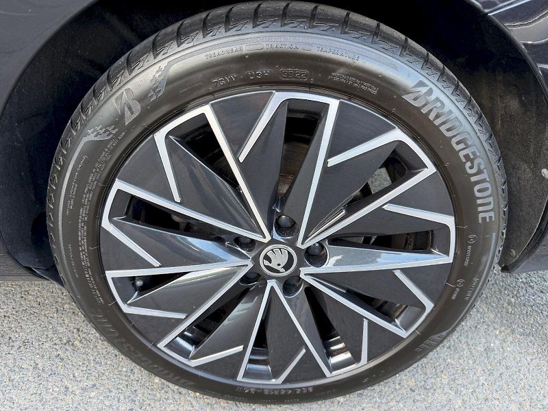 Škoda Superb (2023) 2.0 TDI 147kW 4x4 DSG L&K - fotka 35 z 35