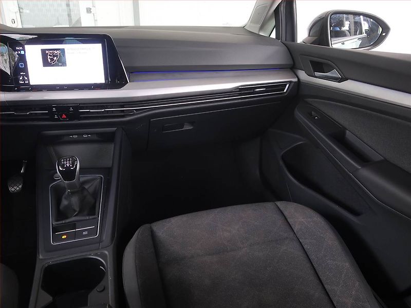 Volkswagen Golf (2023) Life 1.5 TSI, ČR,1.maj - fotka 8 z 18