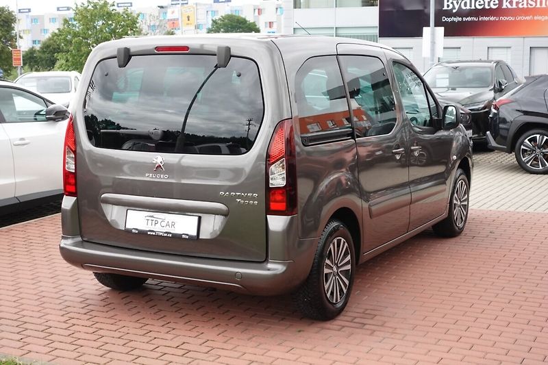 Peugeot Partner 1,6i 72kW M/T 5míst - fotka 4 z 24