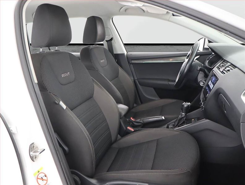 Škoda Octavia (2017) Scout 2.0 TDI, 4X4, Automat - fotka 9 z 23