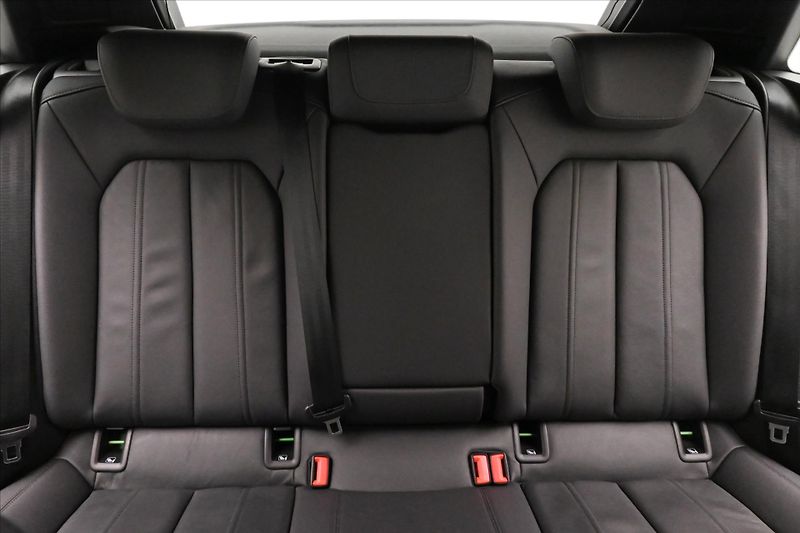 Audi A3 2,0 30 TDI 85 kW Sportback Zár - fotka 29 z 32