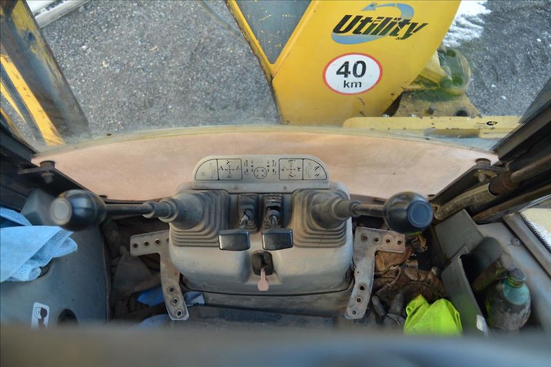 Komatsu WB 93R - fotka 14 z 14