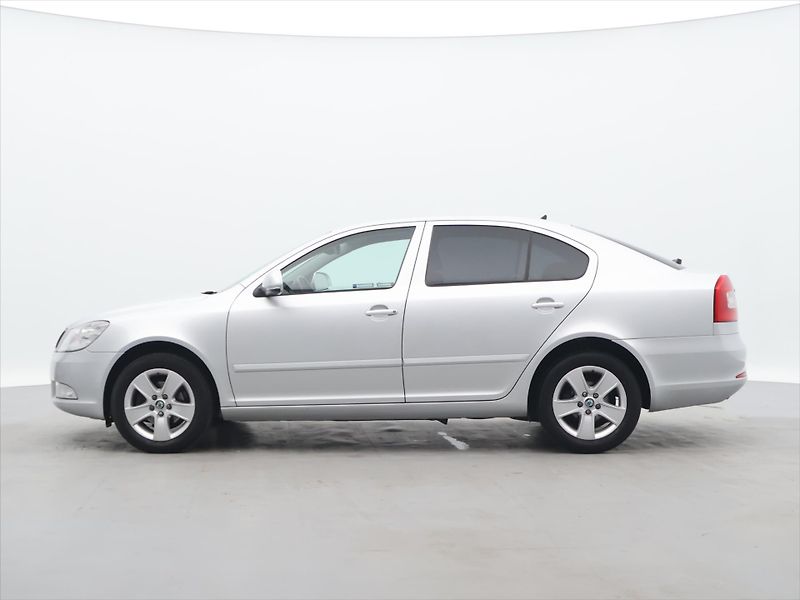 Škoda Octavia 1,6 TDI 77kW Elegance CZ Xenon - fotka 4 z 27