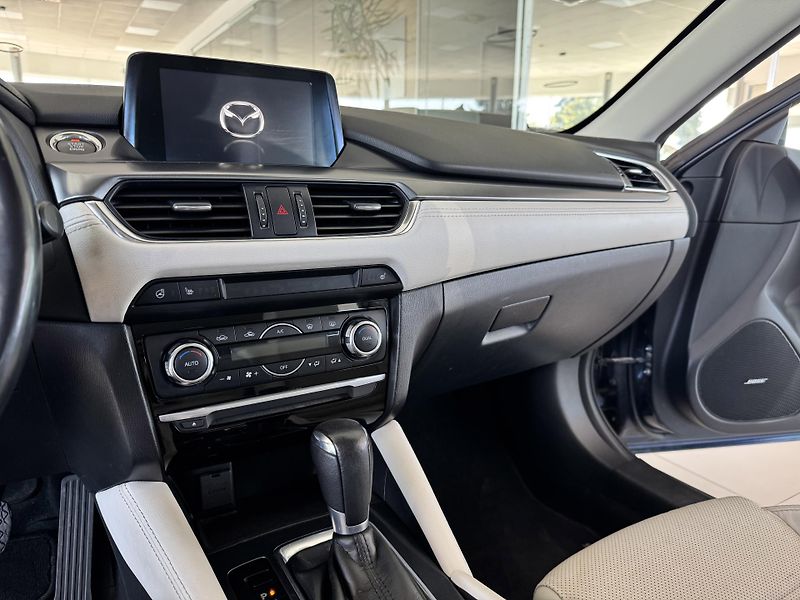 Mazda 6 2,2 SkyActiv-D*129kW*4x4*AUT - fotka 19 z 39