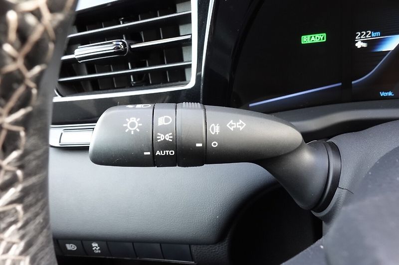 Toyota Mirai Fuel cell Comfort - fotka 23 z 29