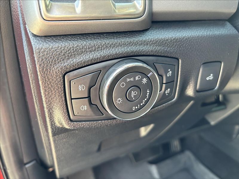 Ford Ranger 2,0 Limited 4x4 156kW DPH - fotka 26 z 43
