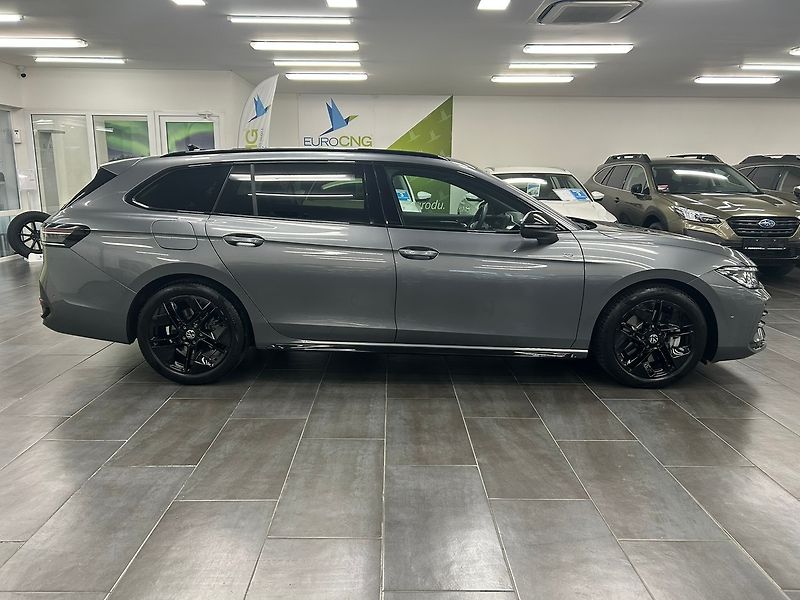 Volkswagen Passat (2025) R-Line Black 142kW DSG 4WD | Z - fotka 9 z 65