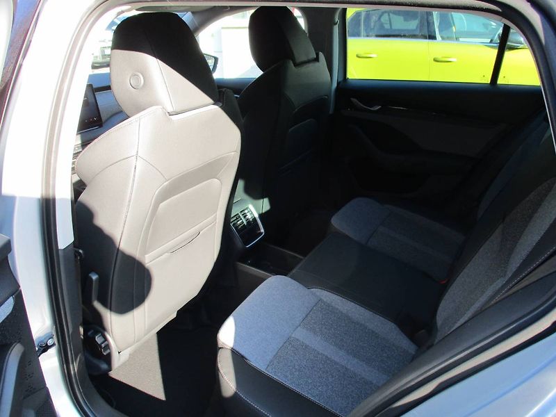 Škoda Octavia Combi Top Selection 2,0TDI 110 - fotka 12 z 14