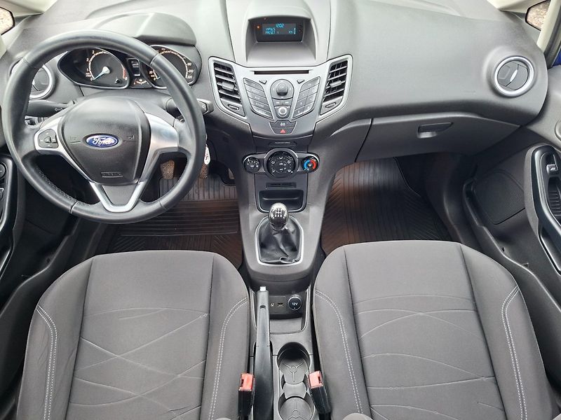 Ford Fiesta (2014) 1.0i 74kW -S.KNIHA-TAŽ.ZAŘ. - fotka 10 z 33