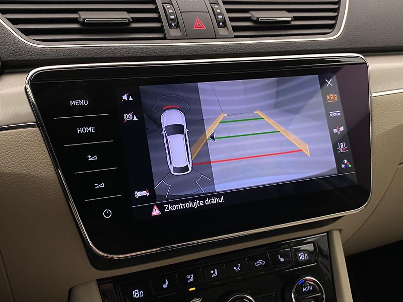 Škoda Superb COMBI 2.0TDI L&K DSG CZ - fotka 60 z 64