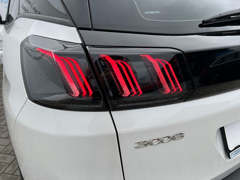 Peugeot 3008 (2021) 1.2PT 96kW! Full LED! Kamera! - fotka 10 z 36