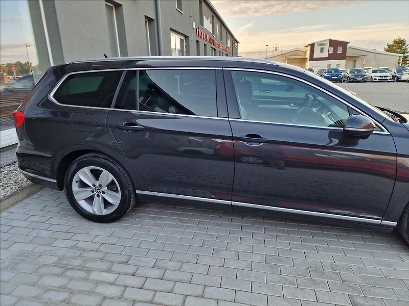 Volkswagen Passat 2.0TDI 147kW 4MOTION DSG Eleg - fotka 41 z 50