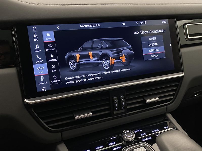 Porsche Cayenne E-HYBRID 250kW AWD AUT CZ - fotka 46 z 111