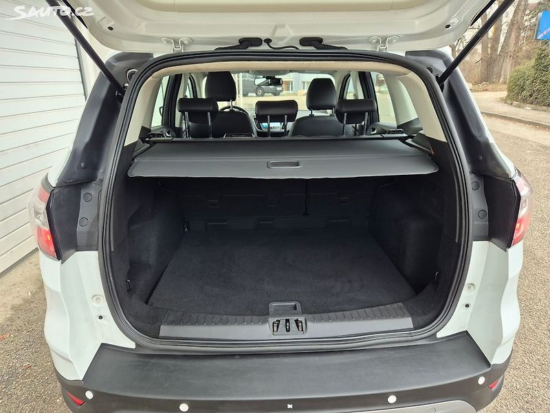 Ford Kuga (2017) 1.5i 110kw Nové ČR - fotka 16 z 30
